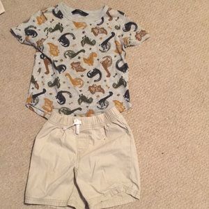 Day and night boys size 2 to 3 years khaki shorts T-shirt and matching p…
